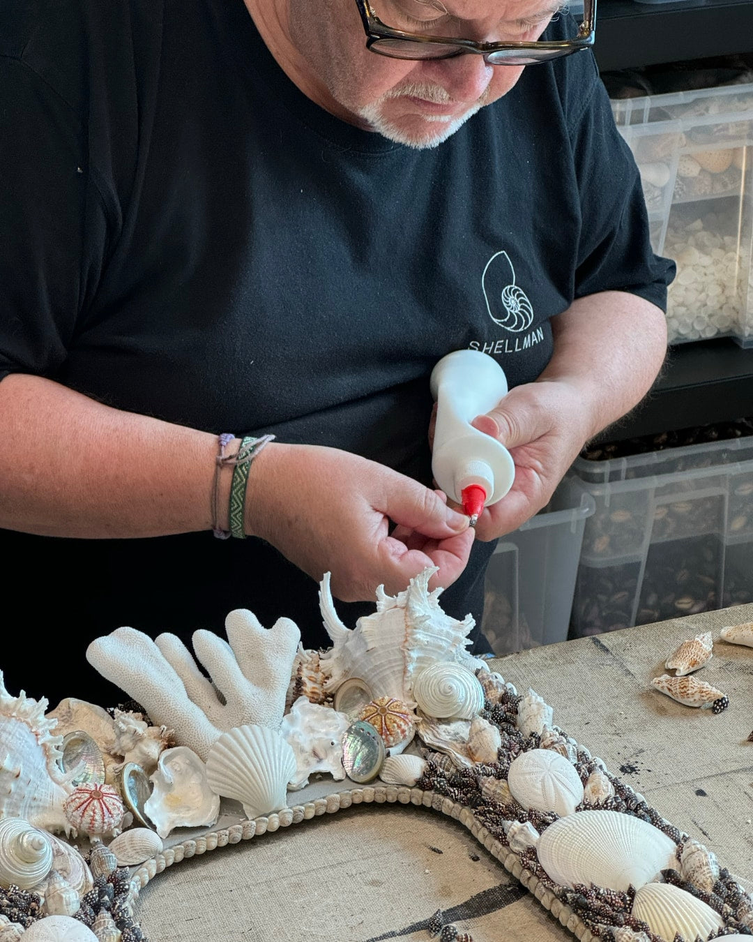 Sea shell glue