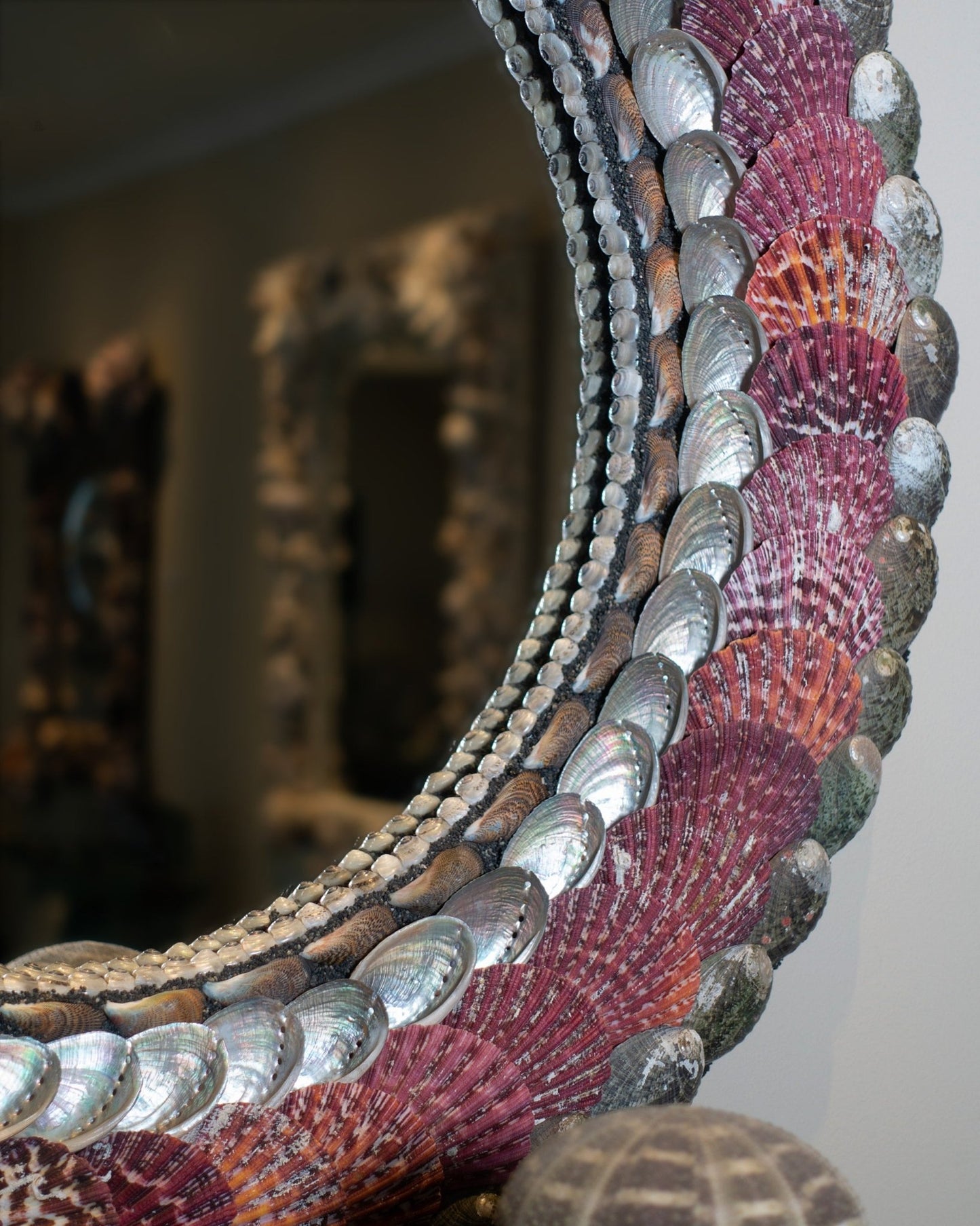 A MANTLE PIECE | Shell mirror | Shellman | Amsterdam | Natural art from sea and beach