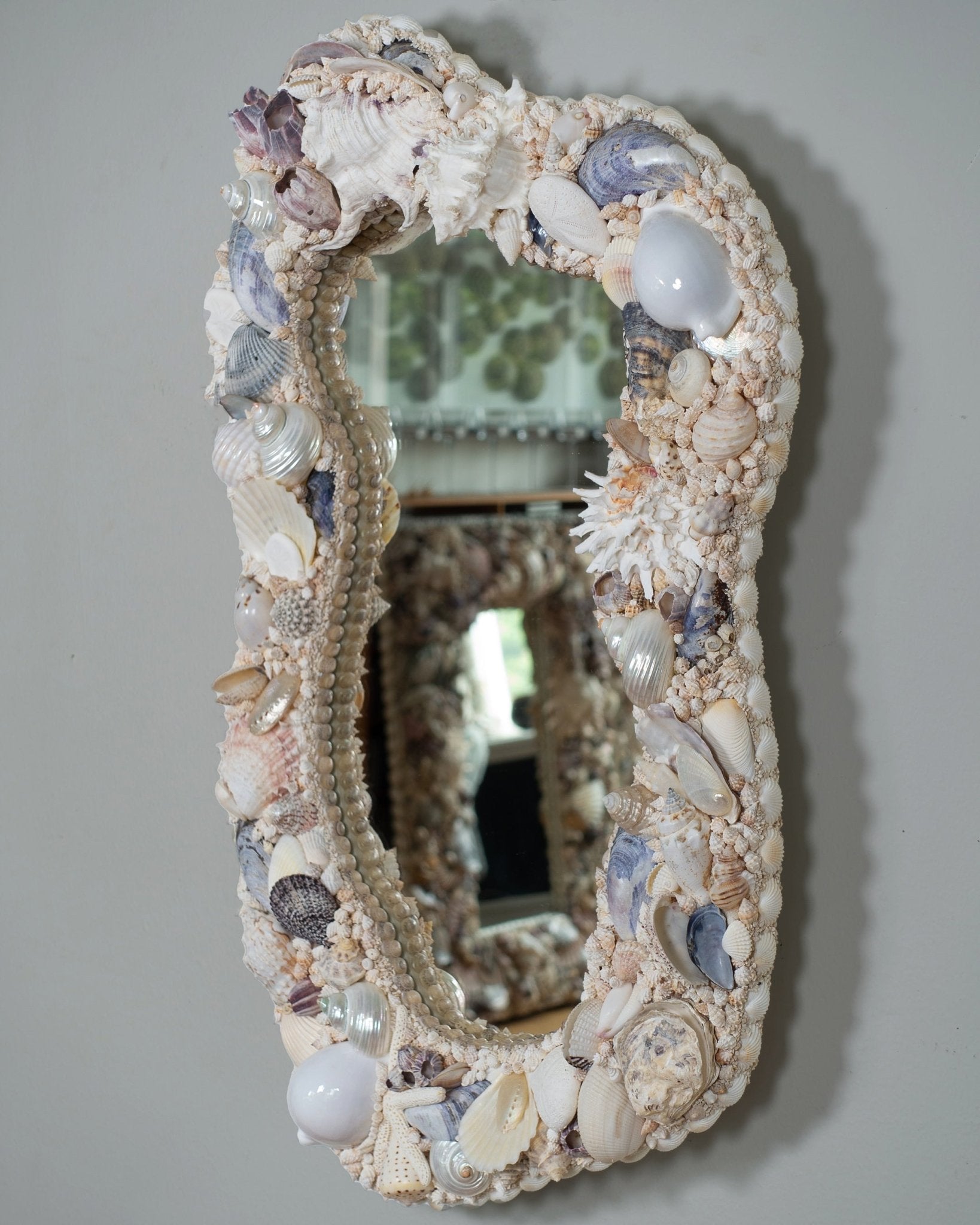 FACE IT | Shell mirror, 1 of 1 | Shellman | Amsterdam | Natural art from sea and beach