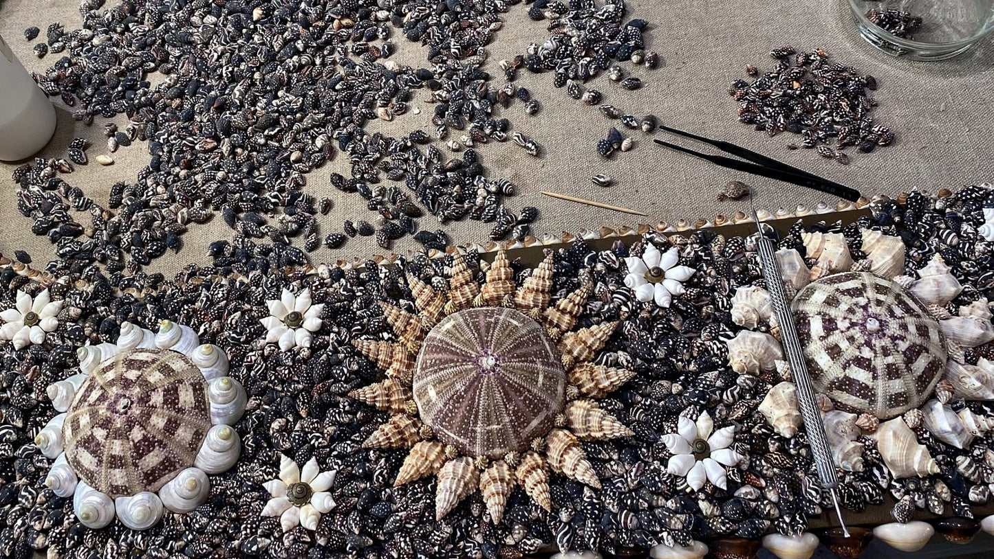 FLOWER POWER | Shell mirror, 1 of 1 | Shellman | Amsterdam | Natural art from sea and beach