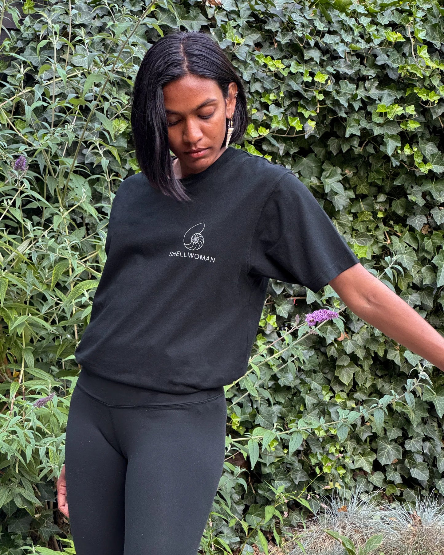 Shellwoman T-Shirt | Merch | Shellman | Amsterdam | Natural art from sea and beach