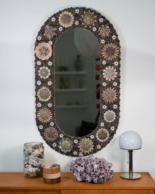 FLOWER POWER | Shell mirror, 1 of 1 | Shellman | Amsterdam | Natural art from sea and beach