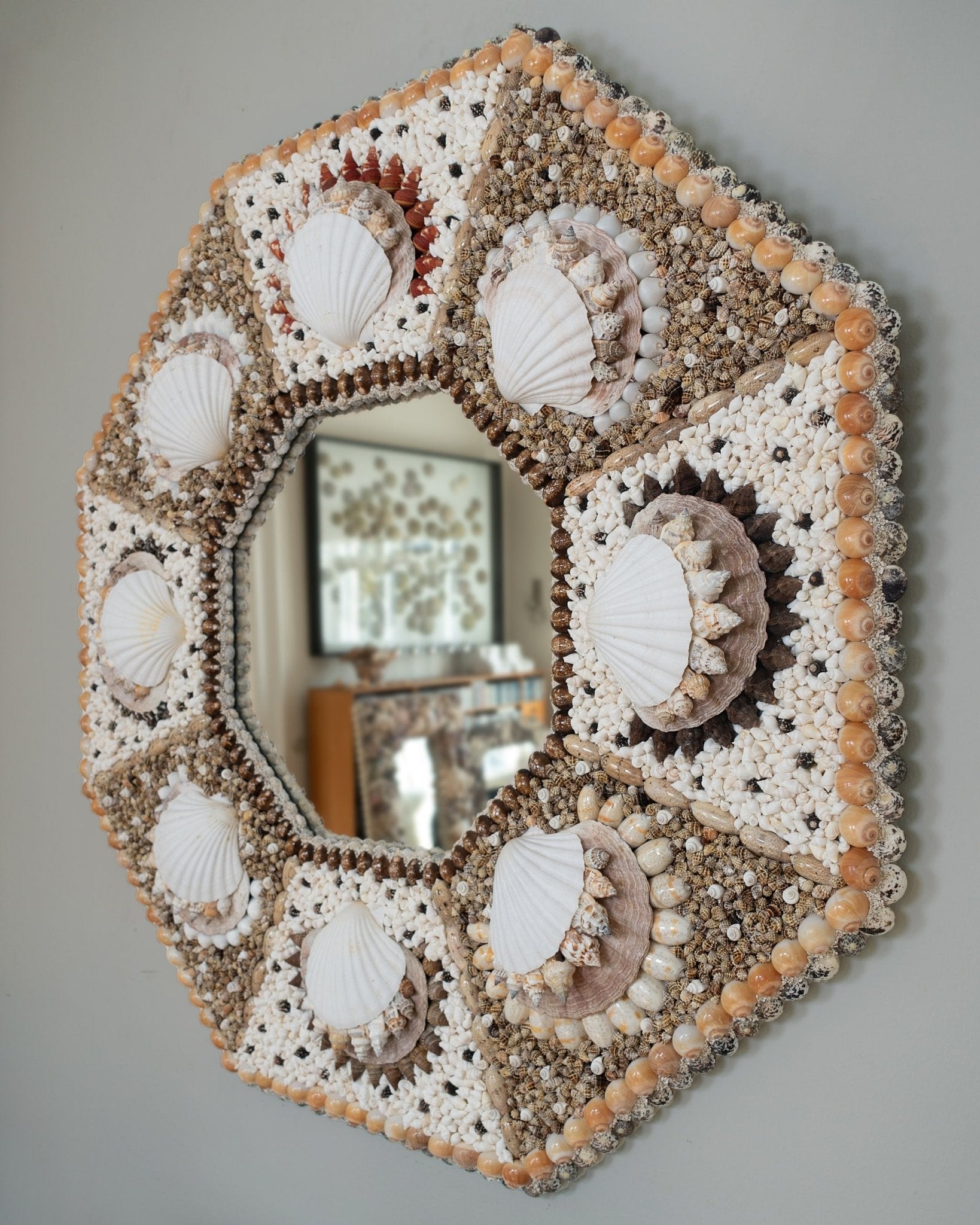 OCTACORONA | Shell mirror, 1 of 1 | Shellman | Amsterdam | Natural art from sea and beach