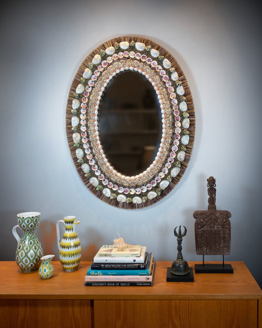 OVAL DECISIONS | Shell mirrror, 1 of 1 | Shellman | Amsterdam | Natural art from sea and beach