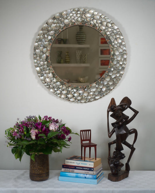 RED TOPS | Shell mirror, 1 of 1 | Shellman | Amsterdam | Natural art from sea and beach