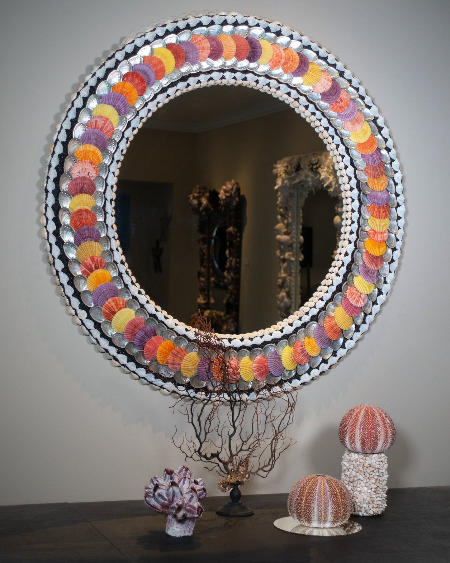 TESS | Shell mirror, 1 of 1 | Shellman | Amsterdam | Natural art from sea and beach