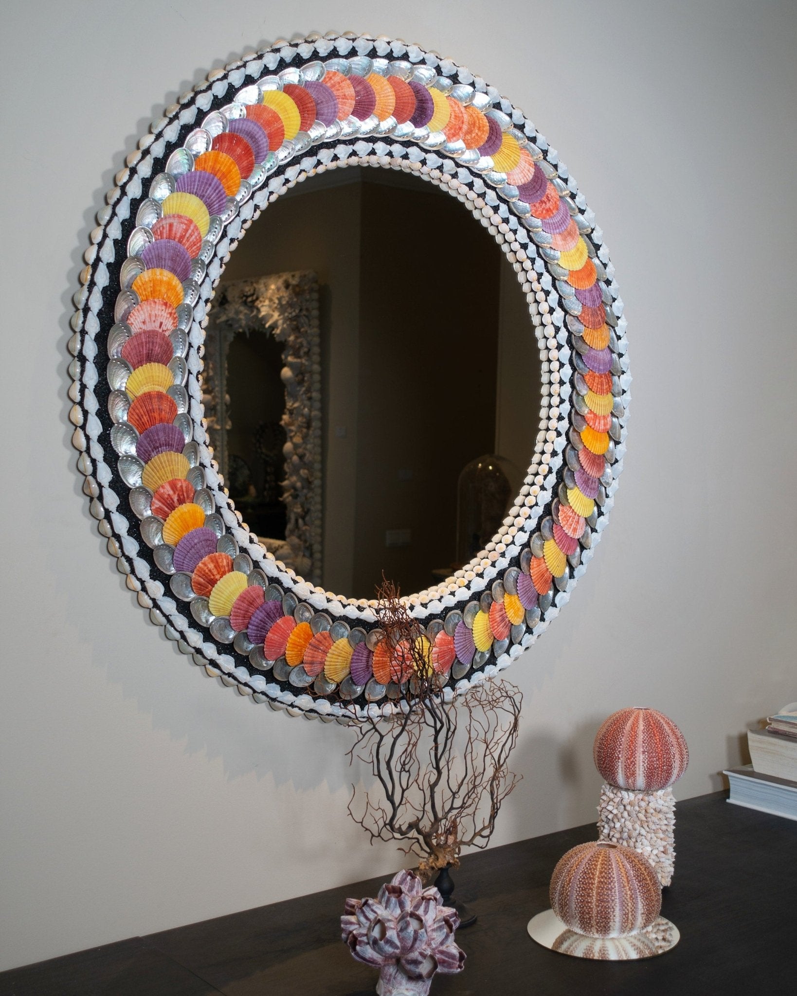 TESS | Shell mirror, 1 of 1 | Shellman | Amsterdam | Natural art from sea and beach